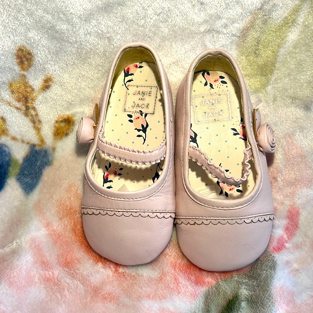 EUC JANIE AND JACK shoes PALE PINK SZ 3.